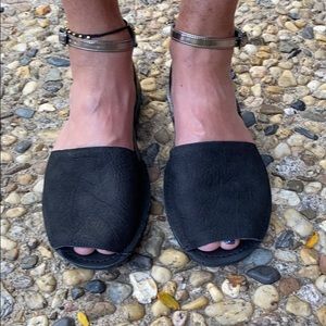 Kenneth Cole Reaction Sandals